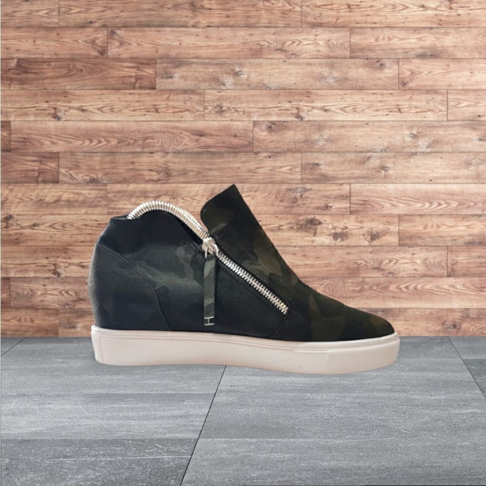Steve Madden Womens Sneakers Shoes Camouflage Zipper High Top 8M